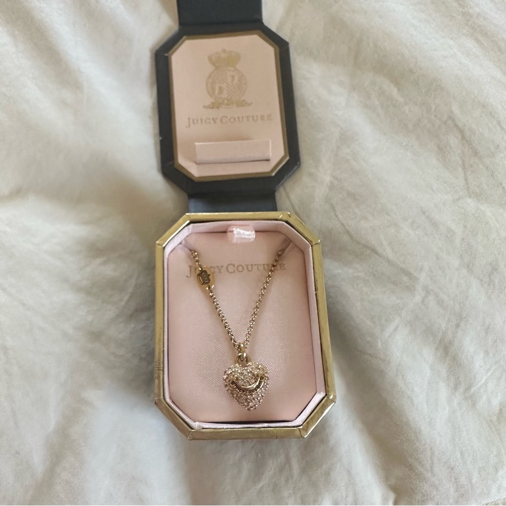 Juicy Couture My Heart Belongs to Juicy Necklace - Picture 1 of 9